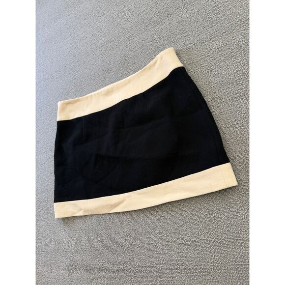 MILLY Women's 8 Black‎ Mini Skirt Ivory Colorblock Trim - Picture 6 of 8